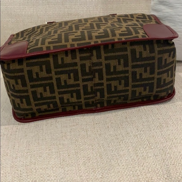 FENDI Handbag - Picture 2 of 7